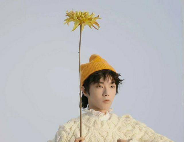 暖色|华晨宇火星演唱会主办方暂缓预售门票，粉丝期待更好的遇见