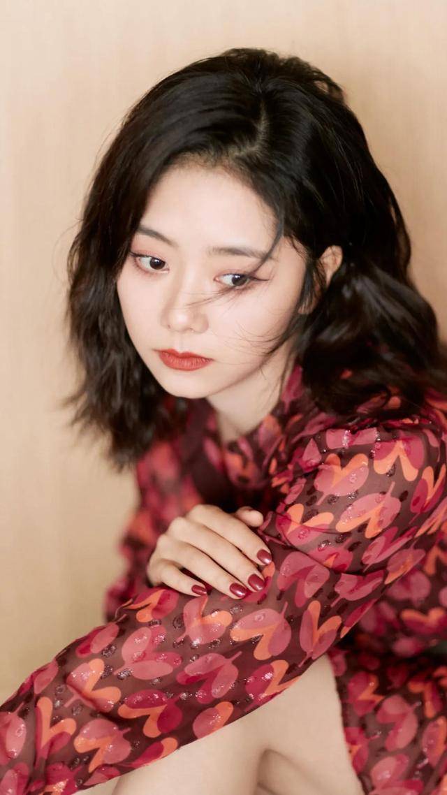 松果 哇哦,好漂亮,如此明艳的谭松韵,真的无比动人