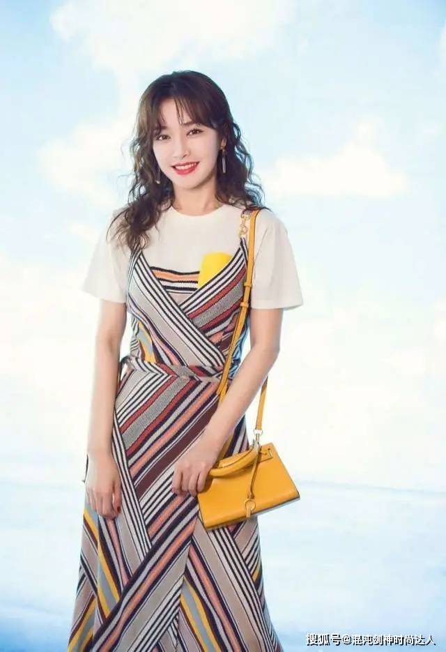 面部打扮看起来&quot;贵气&quot;的女人，基本会有这5个特征，气质很重要
