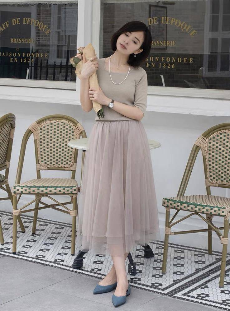 整体 优雅女人秋冬都穿“半身裙”，这几个一衣多穿的小知识，日常实用