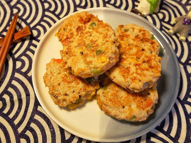 蔬菜鸡肉饼|夏季减肥餐推荐，营养美味，让你放心大胆吃，不怕会变胖