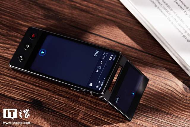 讯飞双屏翻译机体验：商务精英的异国伴侣