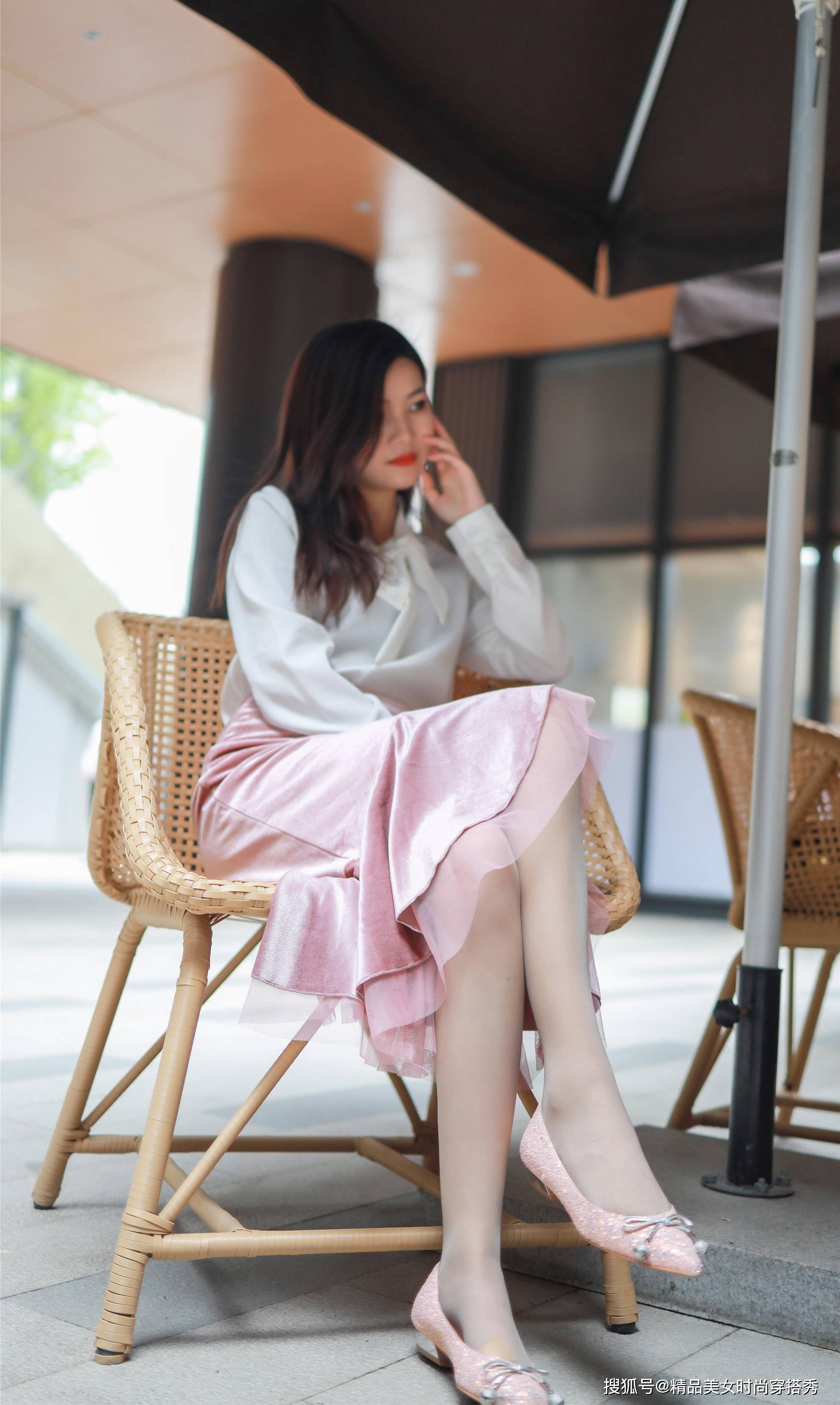 鱼尾 优雅又不失简约感的白色衬衫，让你在任何场合都能秀出女人味