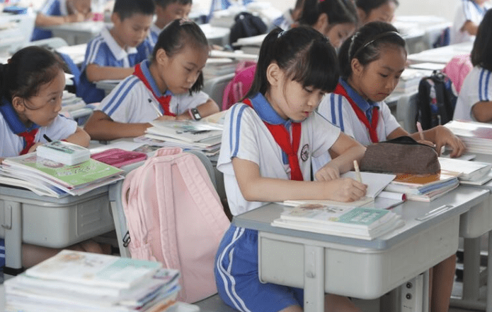 垃圾|教育部下发通知，中小学将迎来新政策，学生的快乐源泉要消失