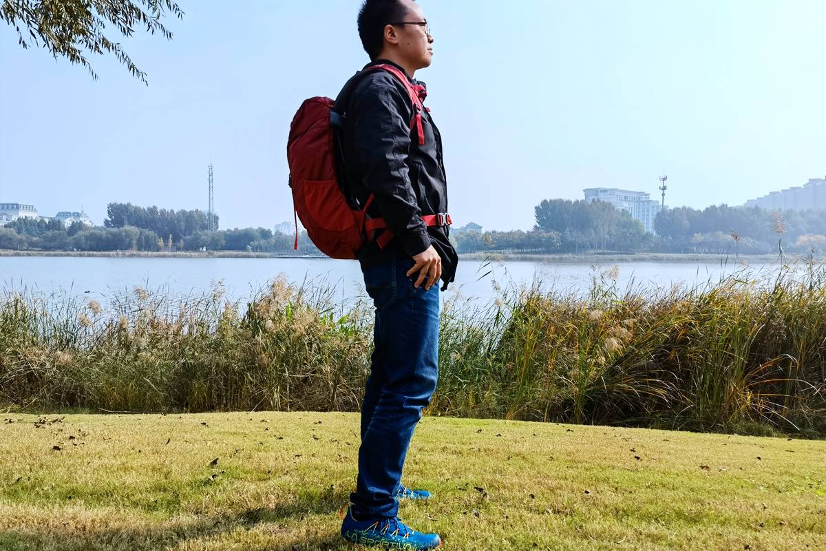 设计 踏秋而行，稳定背负，Deuter多特萤火虫AC LITE18L