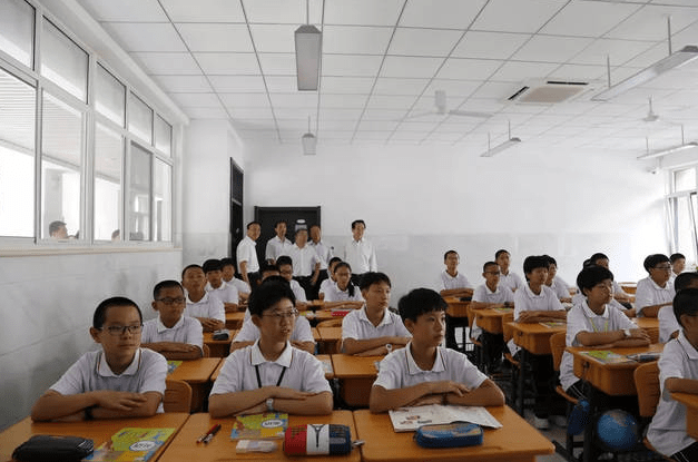 垃圾|教育部下发通知，中小学将迎来新政策，学生的快乐源泉要消失
