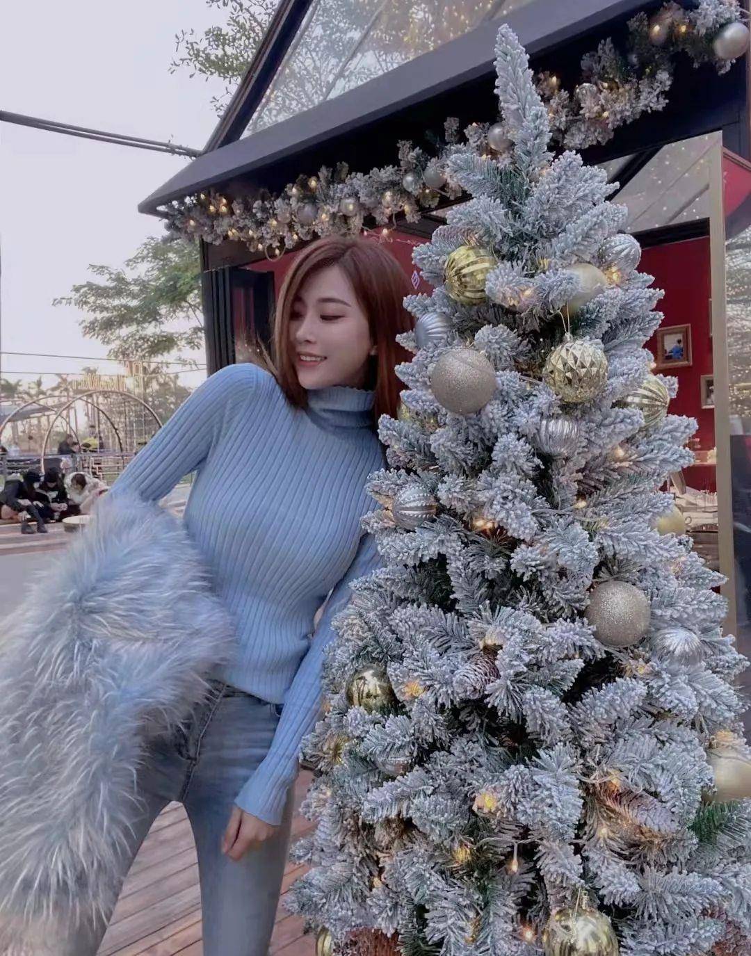 颜色 穿堆堆领的女人，看起来就不一般。赫本、梦露皆是如此。