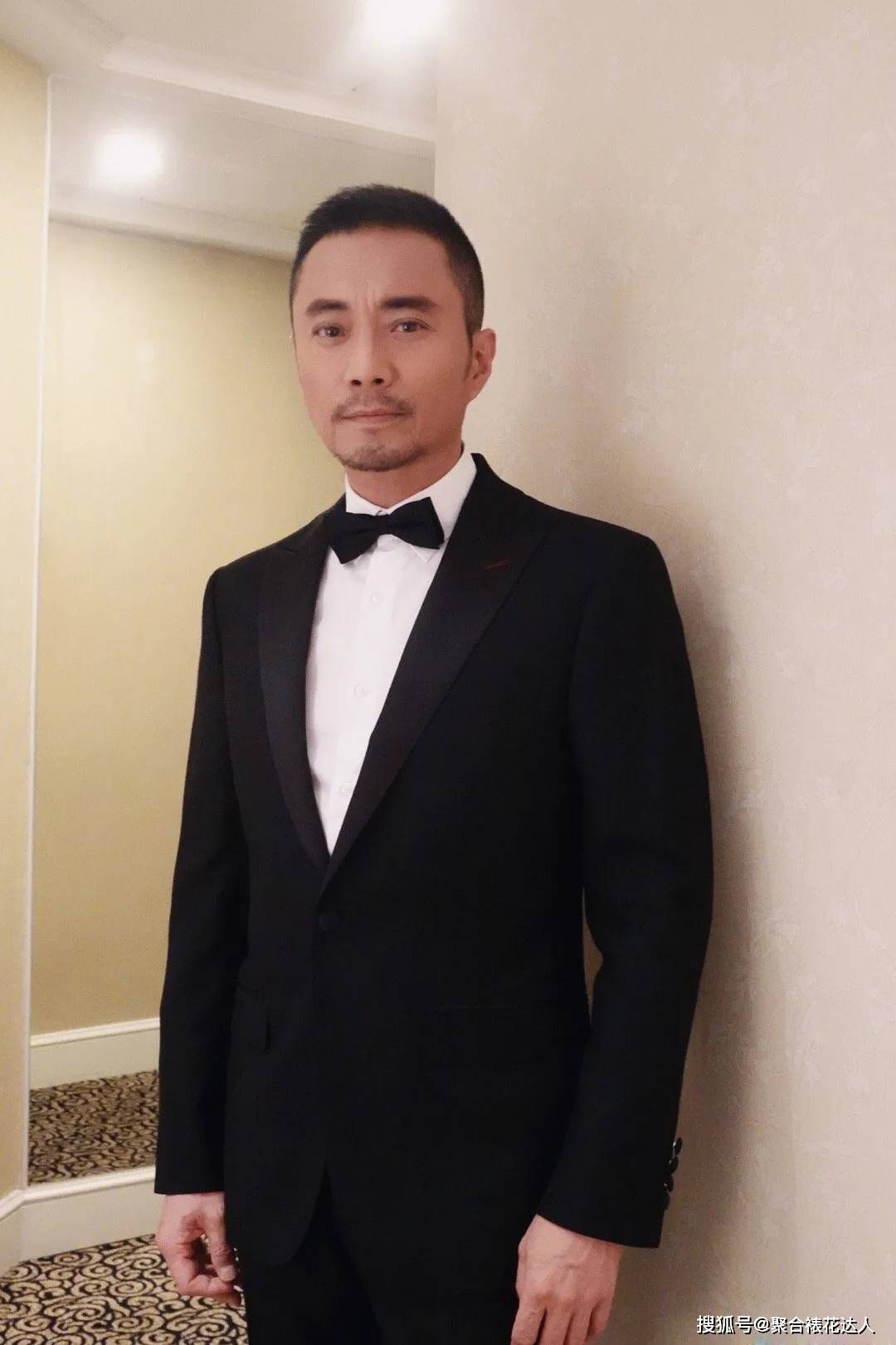 男人40岁后少留这些油腻发型多剪后面几种清爽帅气提升气质