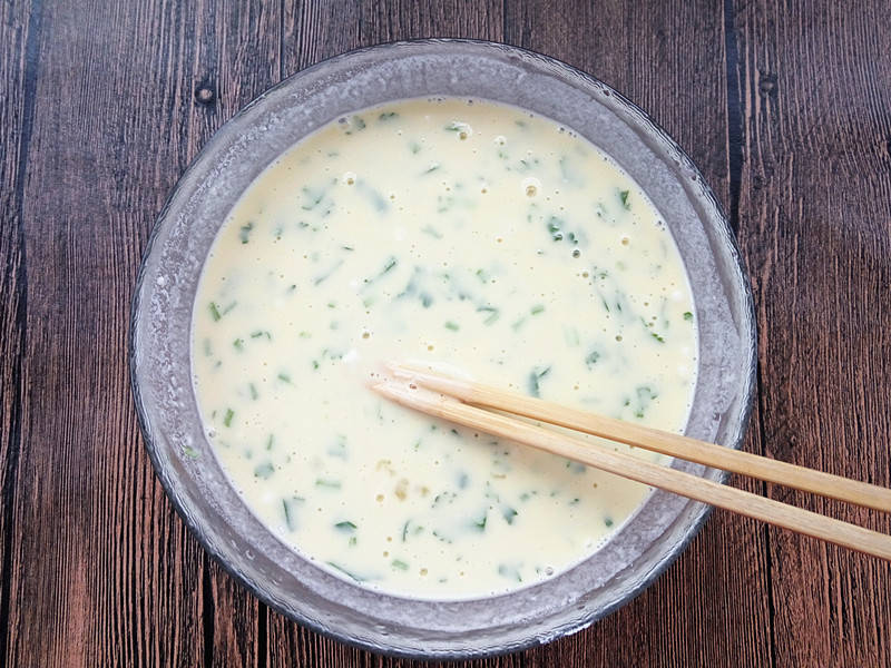 香菜|早餐不愁吃什么了,做一份简单快手的鸡蛋饼,比买的好吃