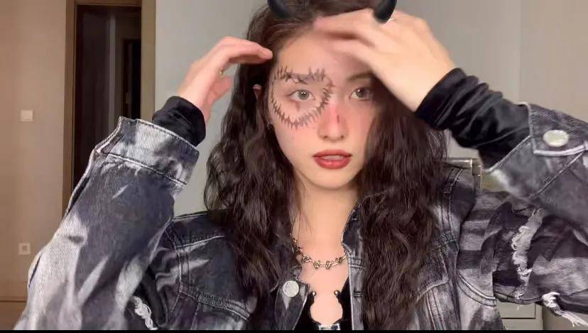 欢乐谷别当鬼了，抓他去出道吧…