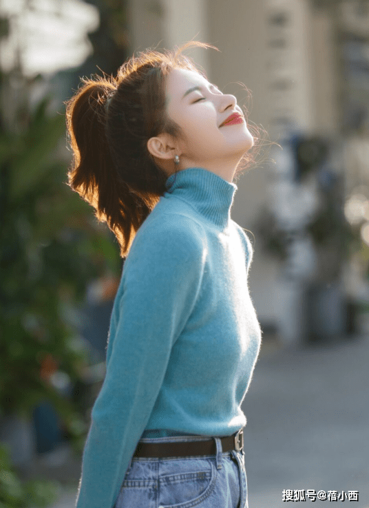 黑色 建议多穿“针织衫”，选择这4种颜色，搭配半身裙、牛仔裤很时髦