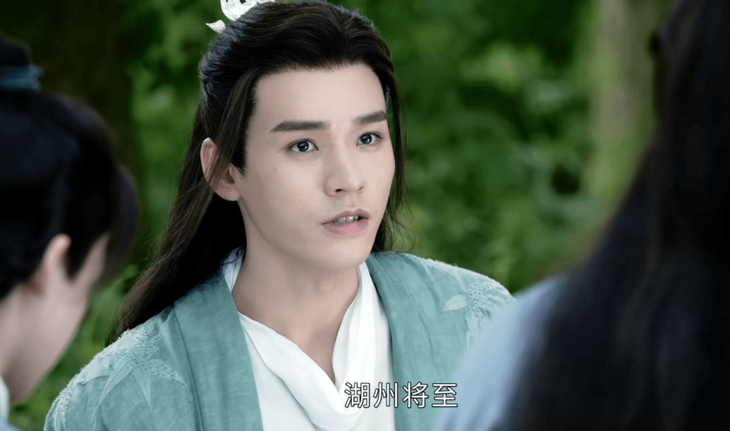 原罪古丑的原罪？陈伟霆龙须刘海造型遭差评，迪丽热巴也曾因它翻车
