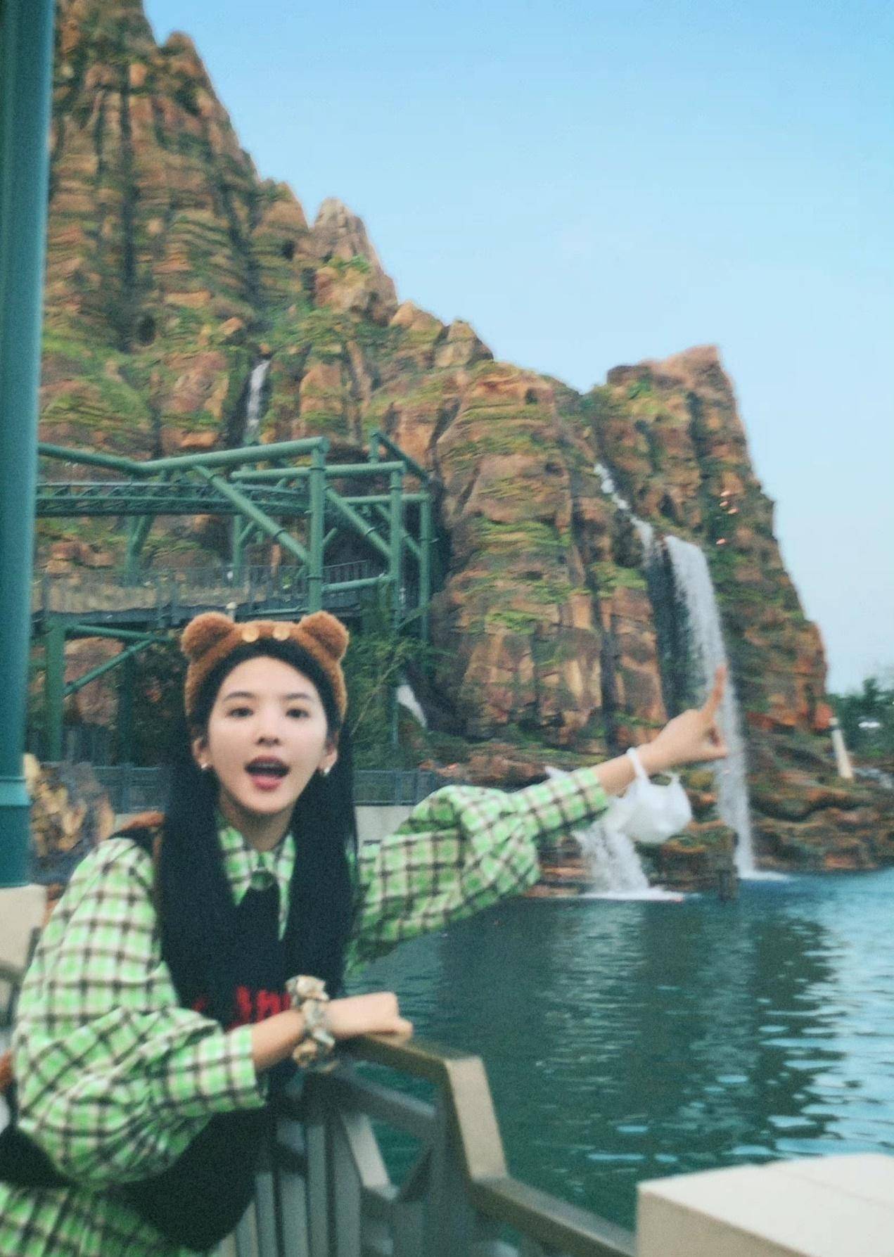 影城 半个娱乐圈都打卡的环球影城开业了，如何get明星同款穿搭？