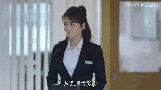 父亲|父母双亡、辍学、被卖、被骚扰……她的逆袭路究竟有多精彩？