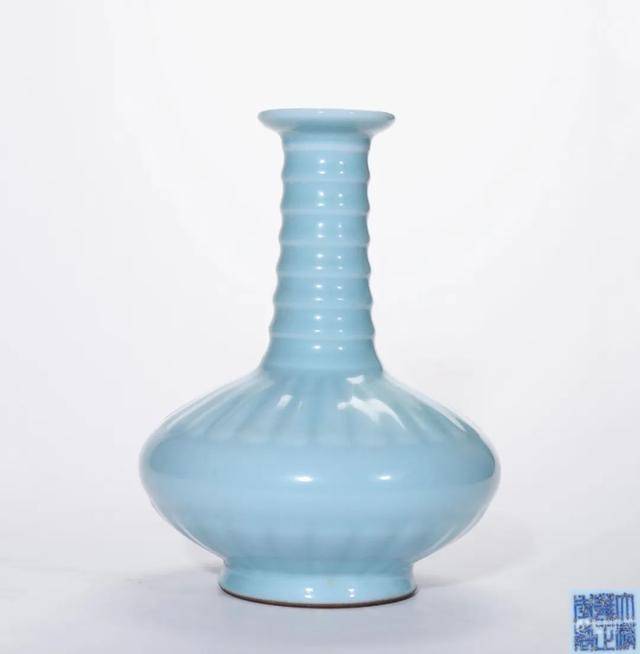 中国大清雍正年製梅兰竹菊天球瓶-