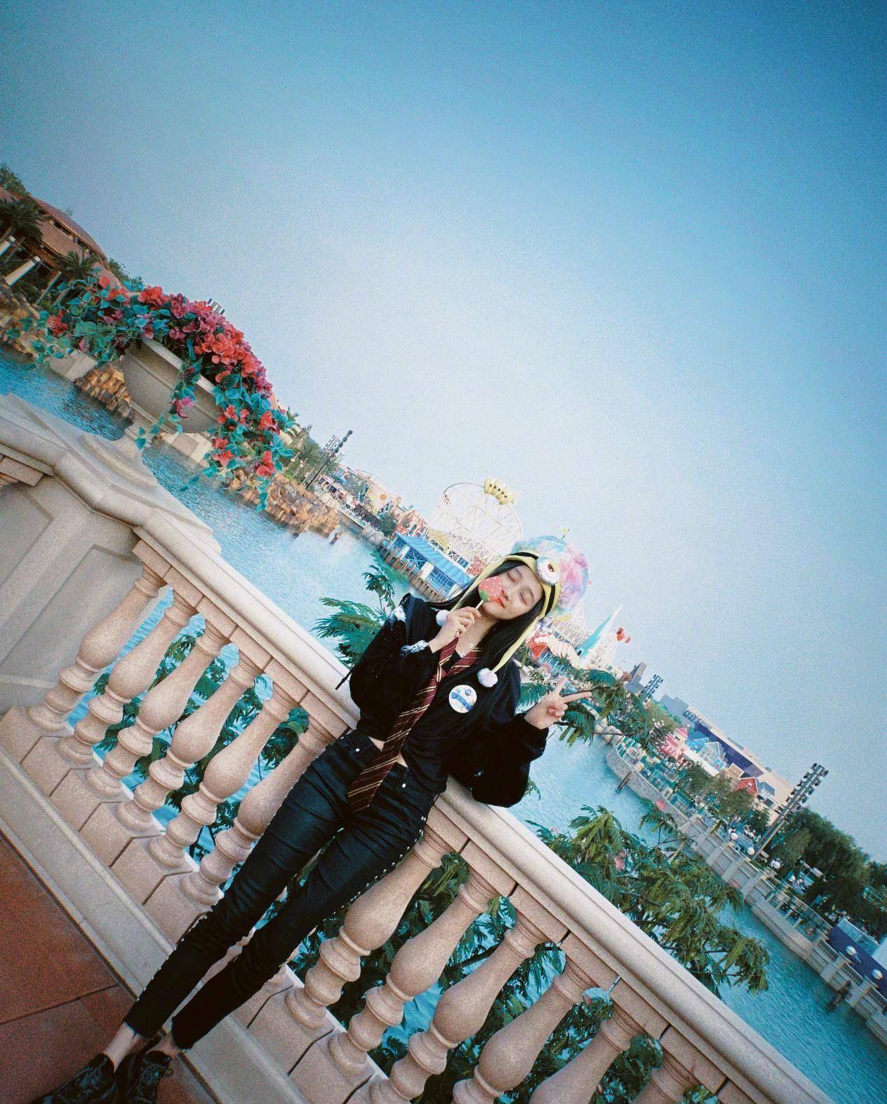 影城 半个娱乐圈都打卡的环球影城开业了，如何get明星同款穿搭？