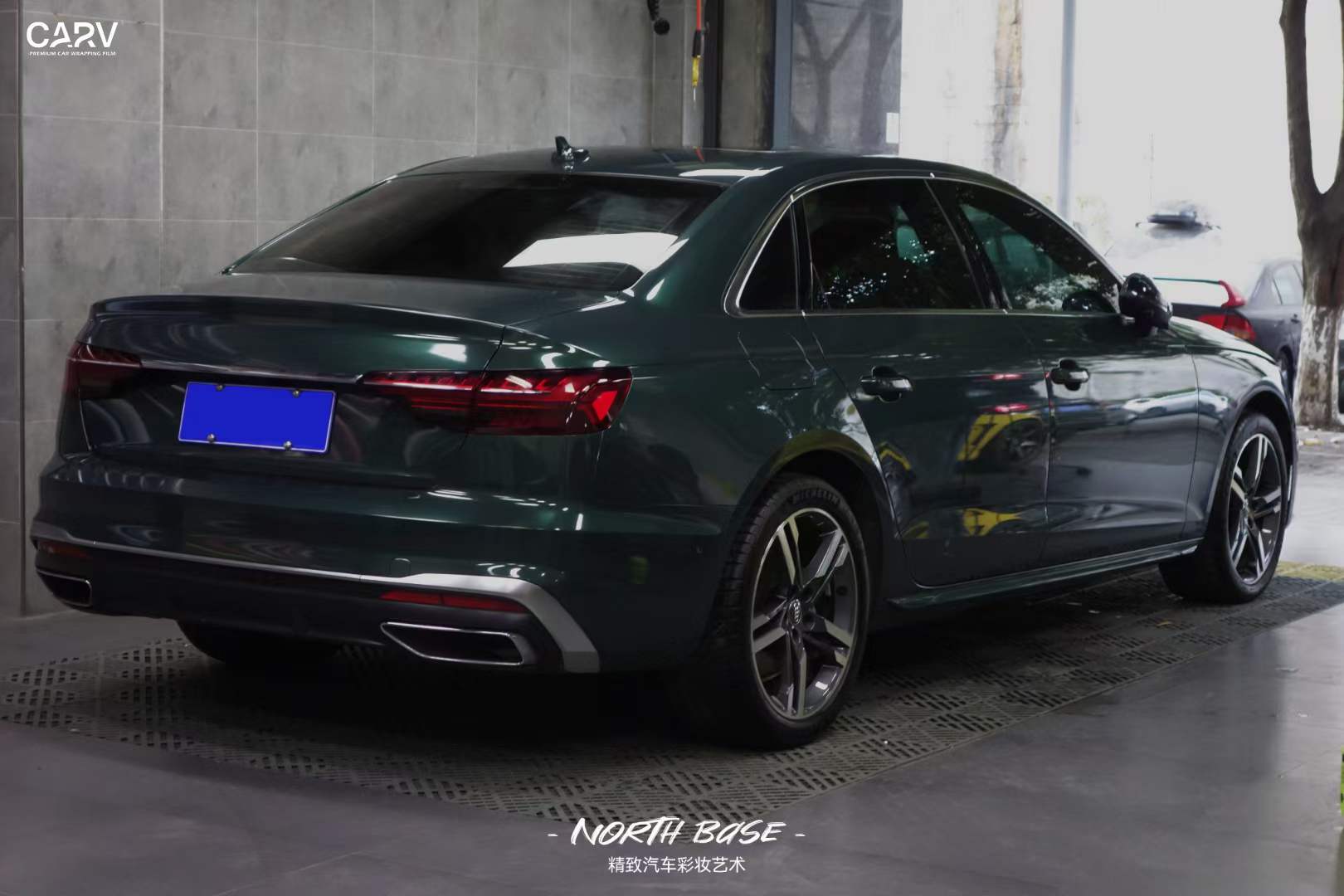 奥迪新a4卡孚改色膜pet哥特兰绿