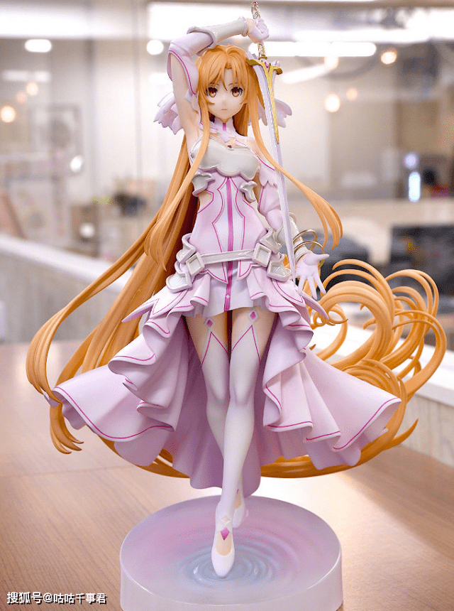 刀剑神域亚丝娜手办粉色盛装很惹眼连原画眼神也还原了