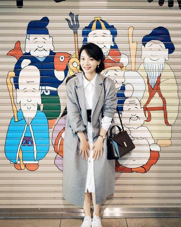 失误 陈数的私服搭配没有失误过，八套打扮适合春天穿，优雅又得体！