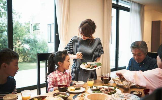 一身|婆婆没照顾我月子，害我落一身月子病，她生病了却要求我照顾她