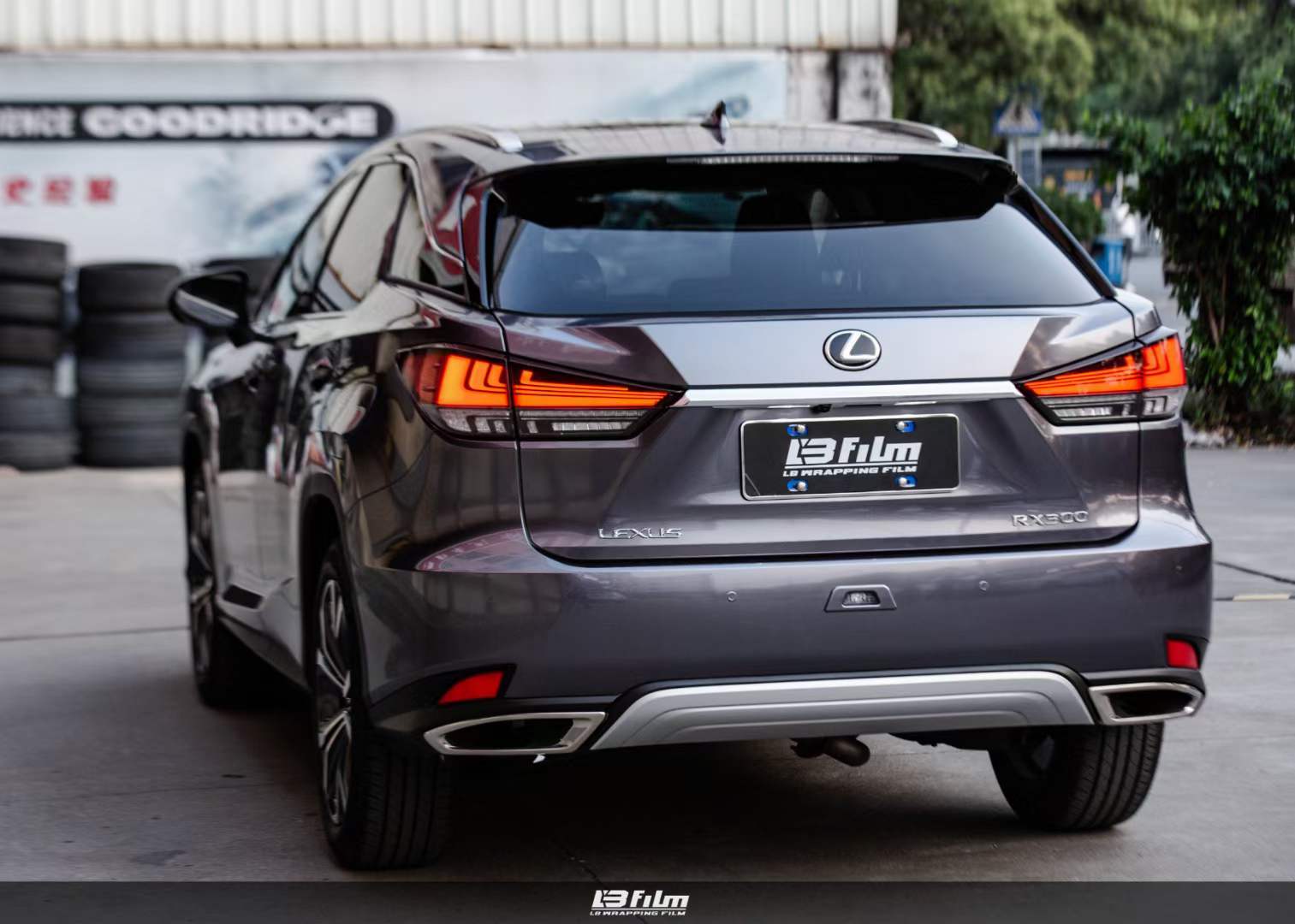 雷克萨斯rx300汽车lb改色膜超亮金属深邃灰