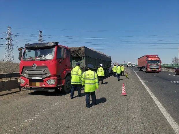 公路百噸王露頭必被路政超限檢測汽車衡打