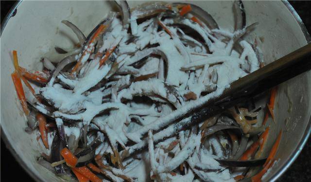 蔬菜|降温啦,儿子爱上了洋葱饼,不用和面特省事,焦嫩清爽,太香了