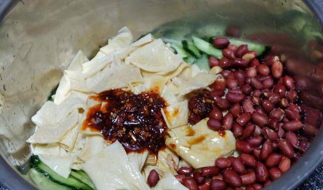 做法|全职妈妈周末也不闲着,一家四口人的早餐,做法简单,营养也不差