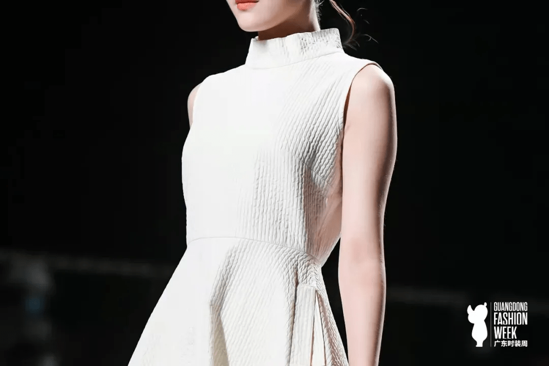 广州 2021广东时装周-秋季秀场直击：李小燕高级定制