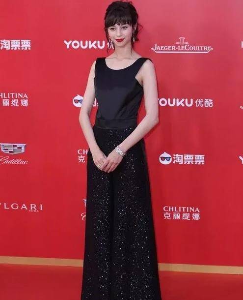 风衣 私服搭配：肤白貌美的日本小姐姐，都是如何穿衣的？