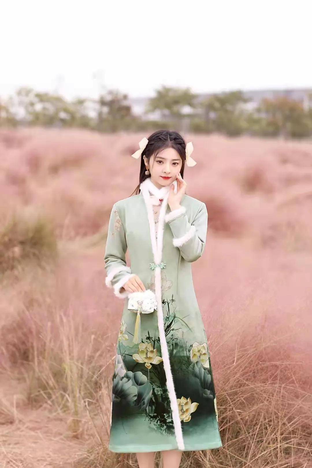 气质 旗袍女人别错过这件唐装外套，穿上绽放十足的古色古香女人味！