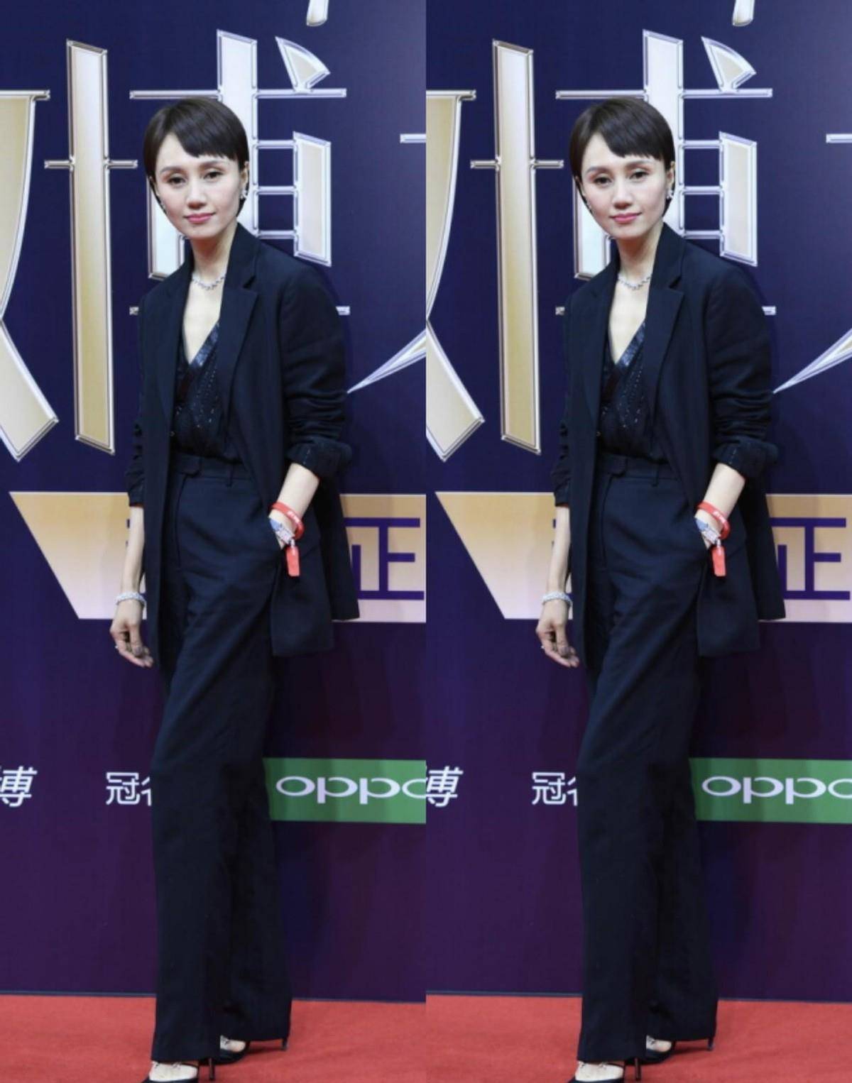 职场 终于知道为啥袁泉总演女强人了，一身职场装扮好有范儿，真有气质