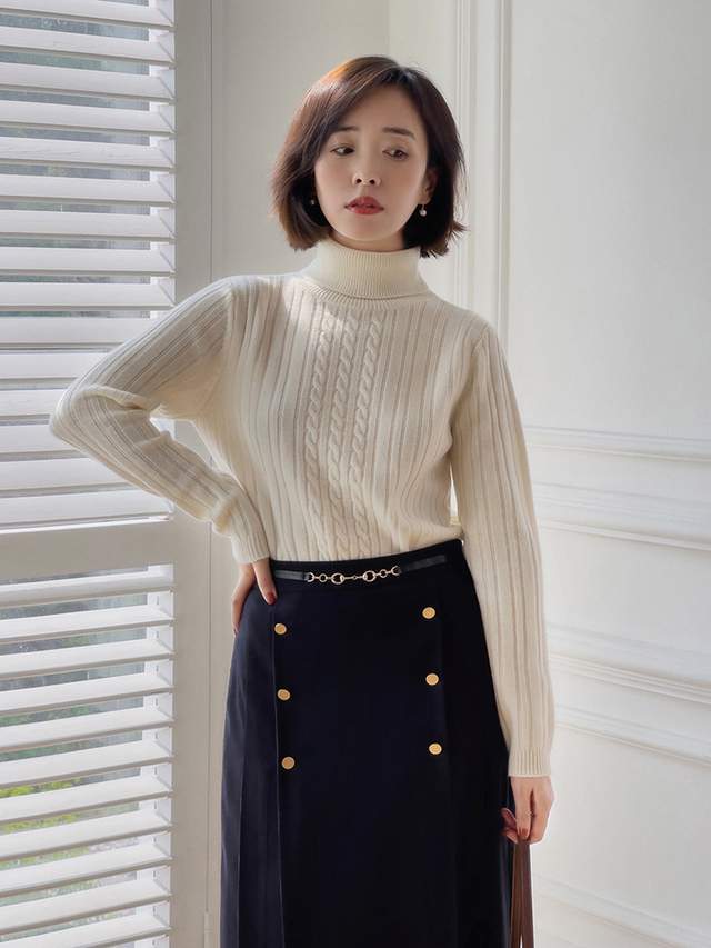 小个子 秋冬，是时候穿高领衫了，尝试这几组叠穿搭配，意外的好看时髦