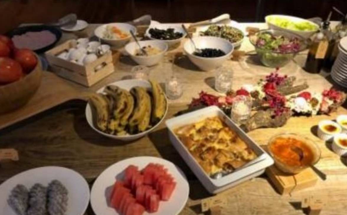 想象力|女儿奴汪小菲带女儿享受豪华早餐,网友:贫穷限制了我想象力