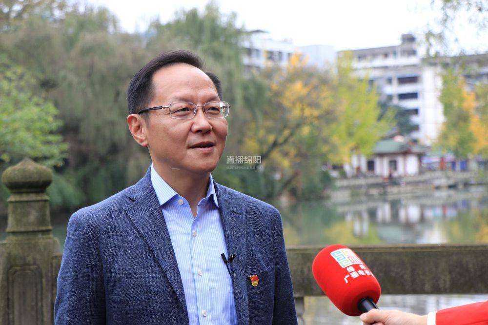 元承军:第二三产业对gdp的贡献率总计达到了90%,这也是推动江油经济