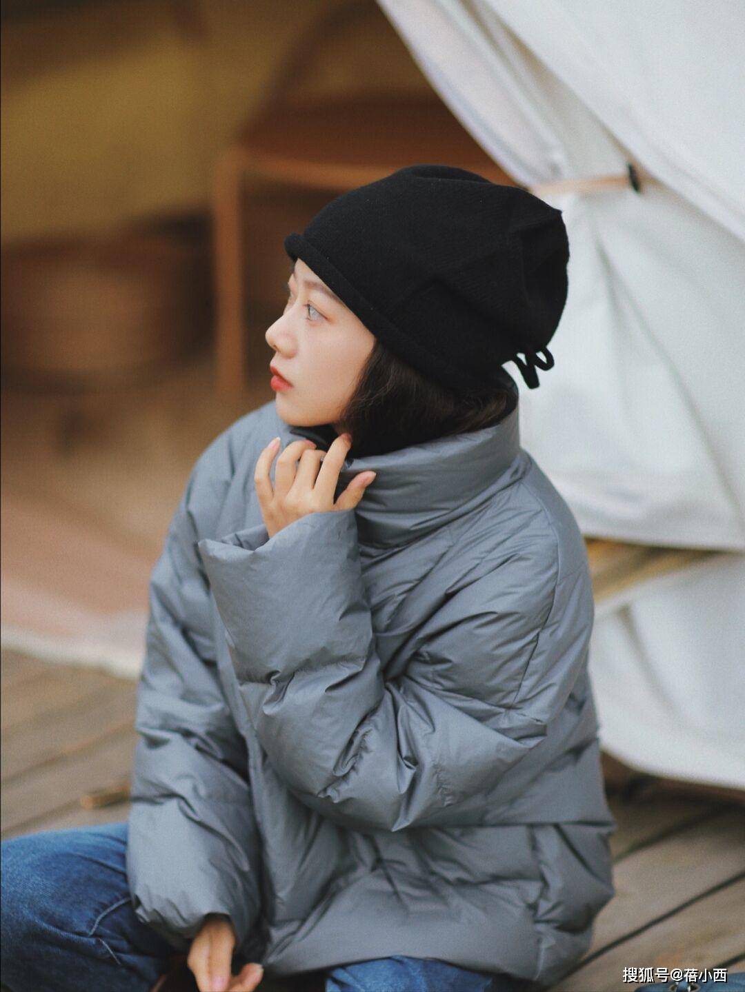 颜色 冬季穿啥保暖又时髦？王牌单品“羽绒服”，搭裤子、半身裙真洋气