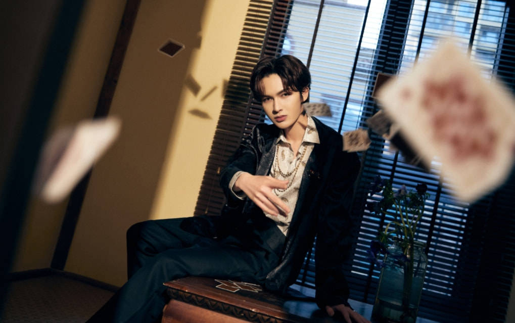 冰上|朱正廷冬奥献礼剧杀青，为角色特地留长发，解锁“冰上精灵”之称！