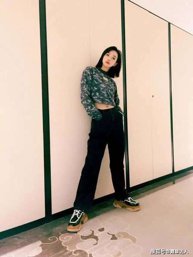 乐福 别再穿马丁靴了，今秋最火的是这“4双”鞋，舒适时尚还显高