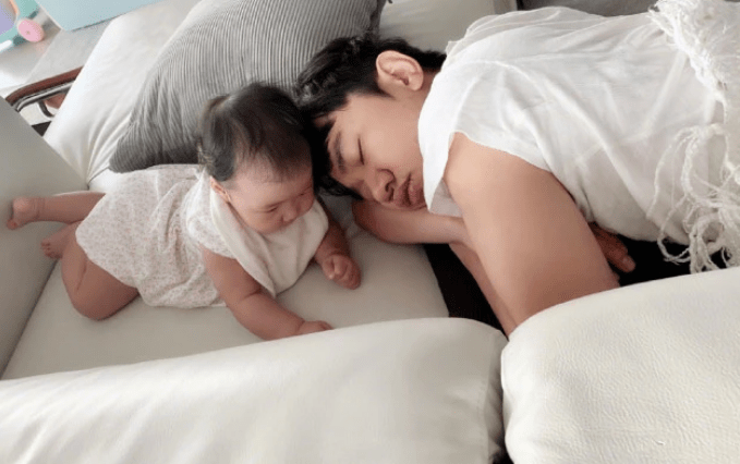 王祖蓝的老婆是李亚男是那个唱可可托海的牧羊人亚男吗