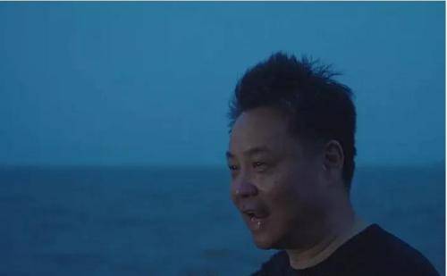 海水|贾樟柯的《一直游到海水变蓝》就是为了恰饭，你可别小瞧了他