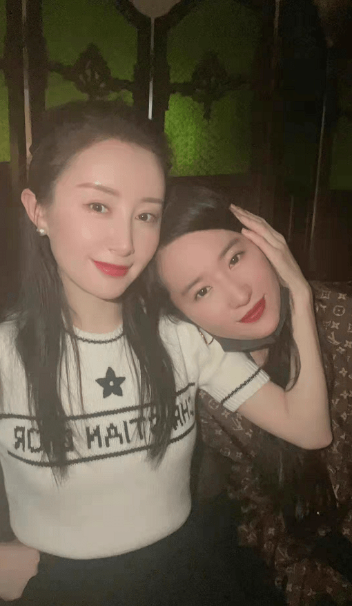 舒畅 舒畅刘亦菲最新合影曝光！刘亦菲穿LV像阔太，舒畅美貌逆袭更吸睛