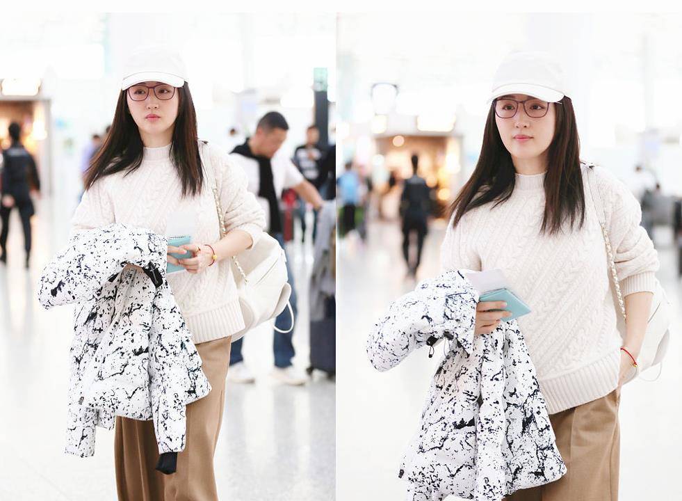 设计 浅色穿搭有多么受欢迎?可以品一品杨钰莹的穿搭,穿肉色裙好温柔