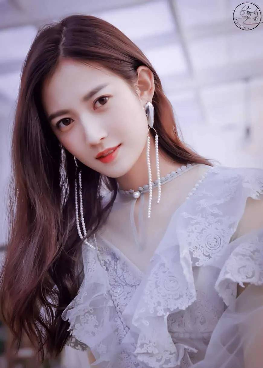 高挺古装美女陈钰琪