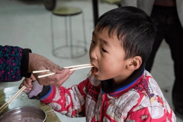 家长|还在给孩子吃这样的早餐么？别怪我没提醒，影响发育长不高