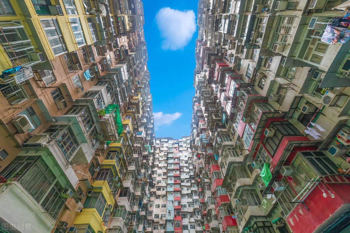 其实香港的鸽子楼并不是指海山楼这一地方,而是指很多像海山楼这样的