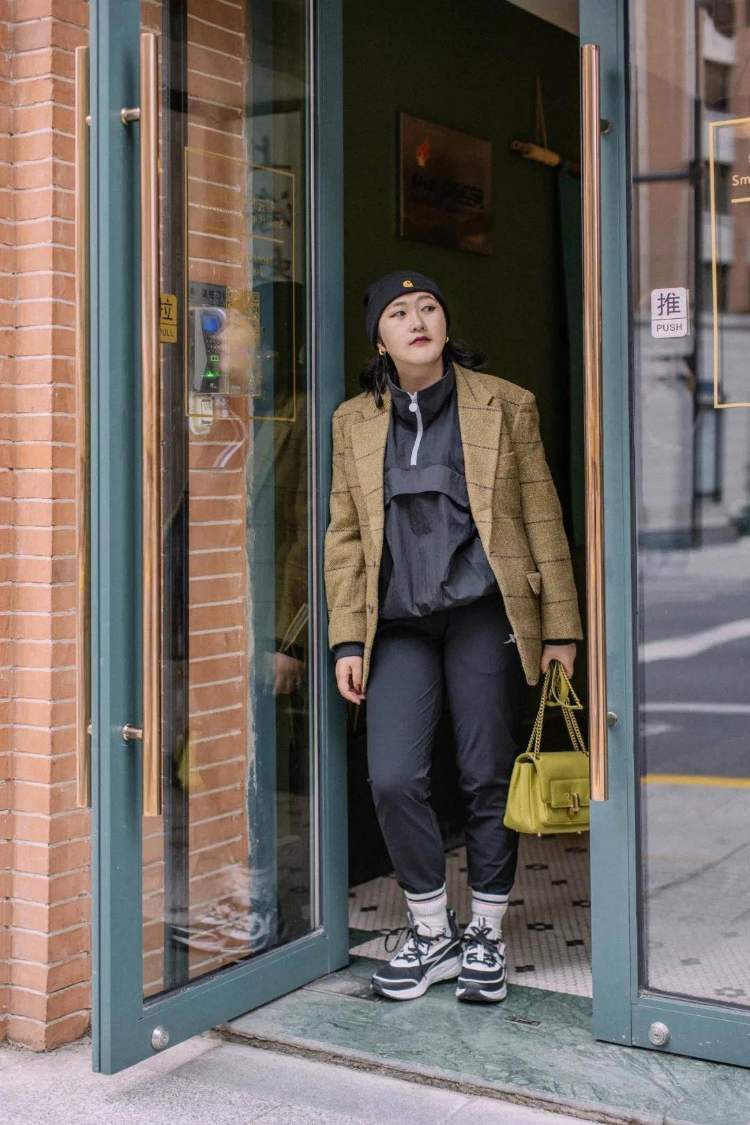 场合通勤、休闲、出行……我的8个秋冬运动鞋混搭