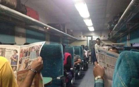 如今的印度火车上真的还是挂满了人吗？答案可能会让你感觉被骗了