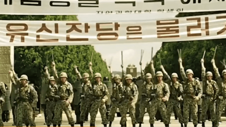 身份|中途被迫叫停,又遭20万人联名抵制,这部韩国爱情剧终于定档