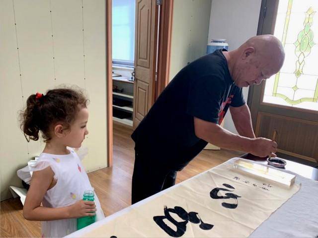 re|我父亲 朱文初: 企业家、书法家、画家 Mon père artiste calligraphe