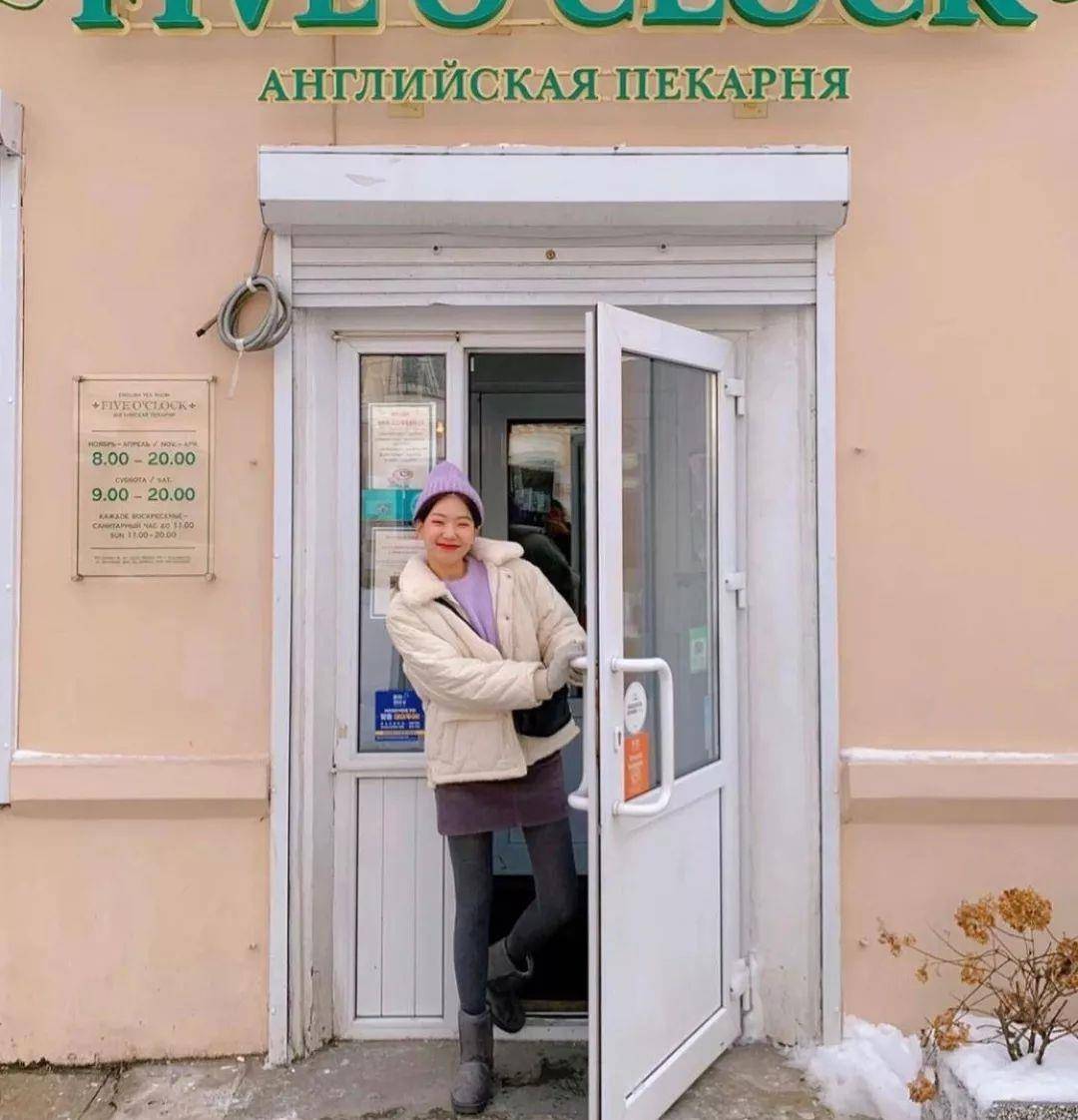 姐妹 今冬流行“靴子+阔腿裤,卫衣+羽绒服”,这么穿活该你美!